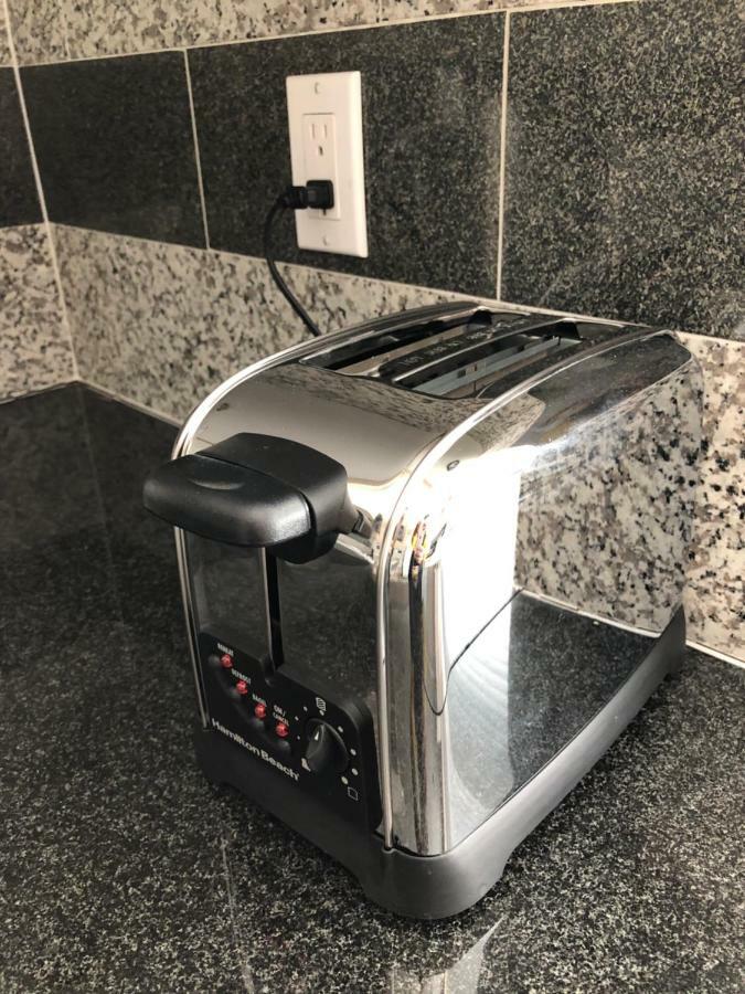 فندق Sunny House ريتشموند، كولومبيا البريطانية المظهر الخارجي الصورة