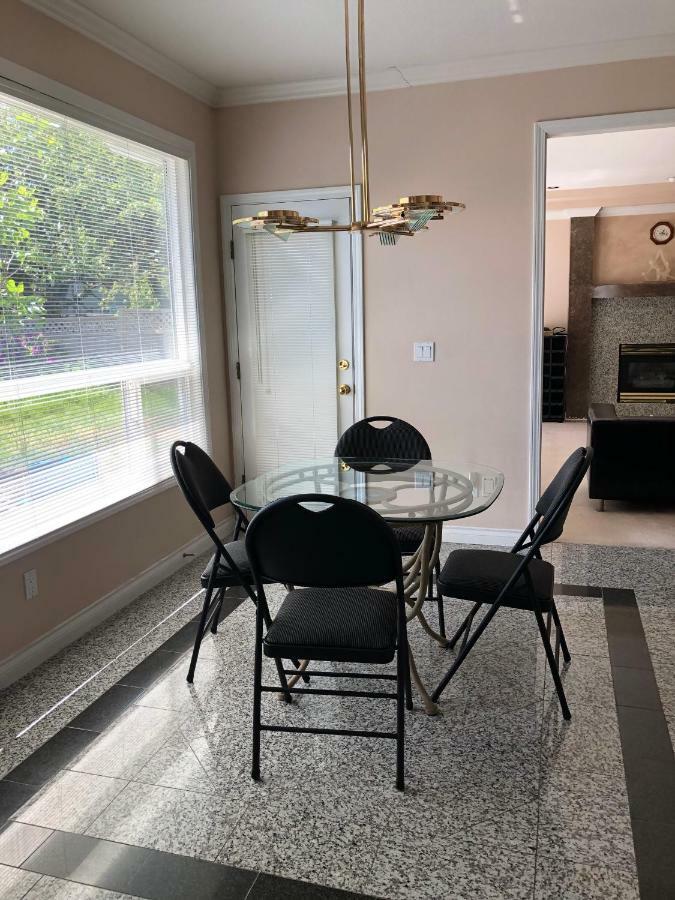 فندق Sunny House ريتشموند، كولومبيا البريطانية المظهر الخارجي الصورة